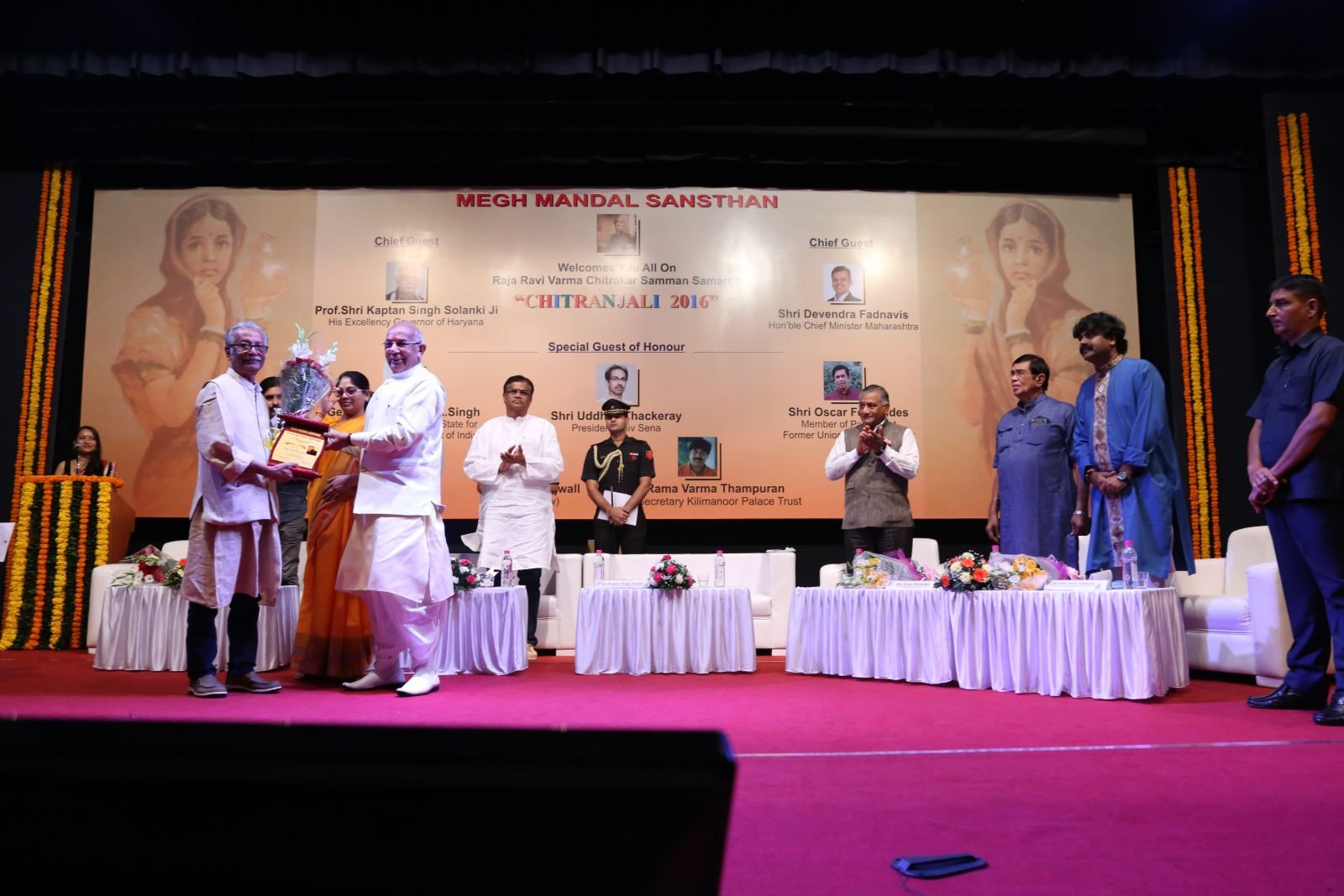 A painter honoured on stage at Chitranjali 2016