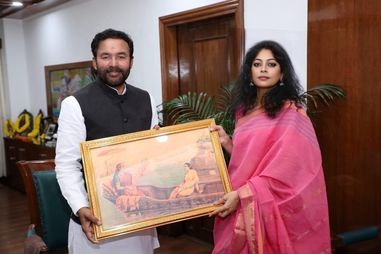 A Raja Ravi Varma print presented to the Union Minister of Culture, Shri G. Kishan Reddy