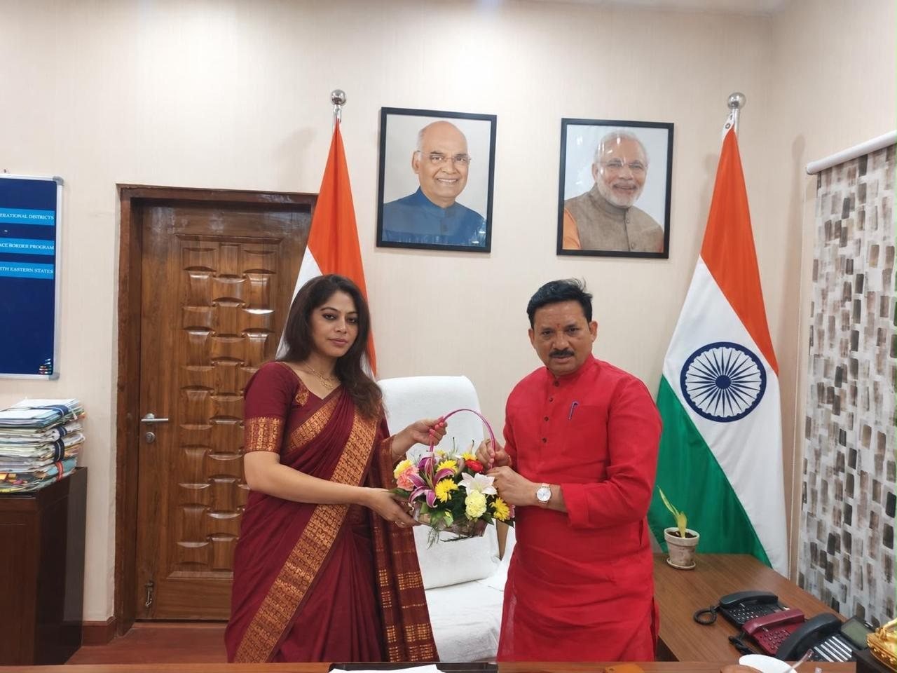 The Secretary of Megh Mandal Sansthan meeting a Union Minister