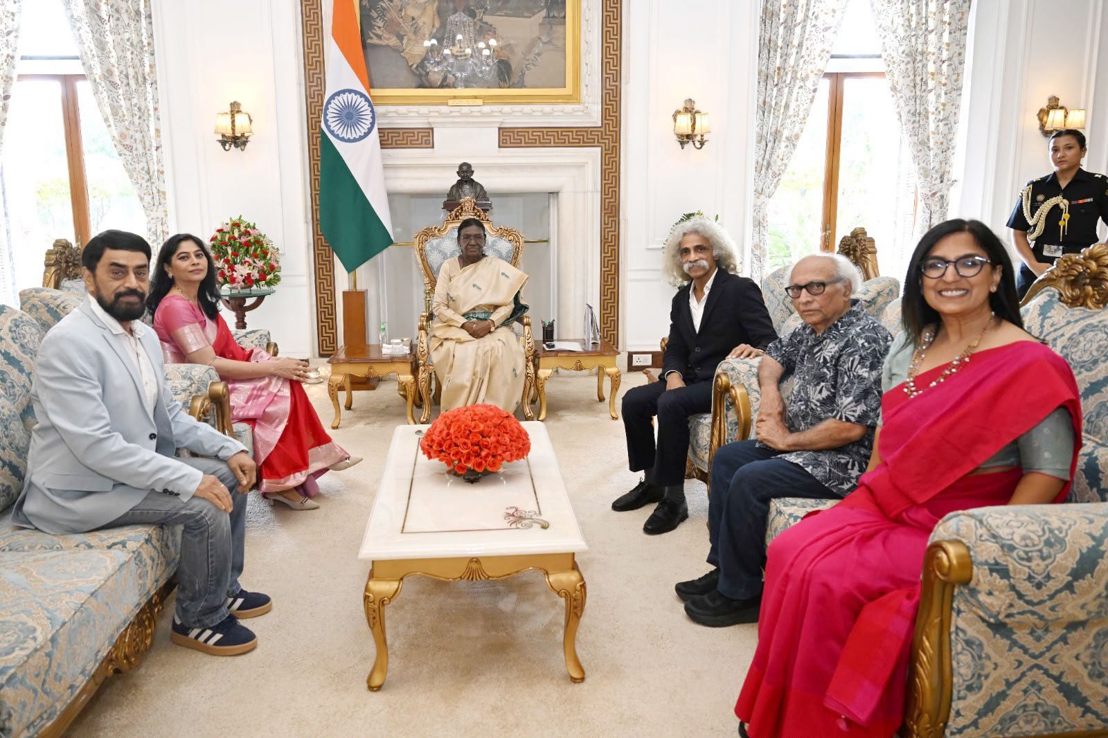 The Sansthan delegation seated in audience with the President of India, Smt. Droupadi Murmu with the President of India at Rashtrapati Bhavan