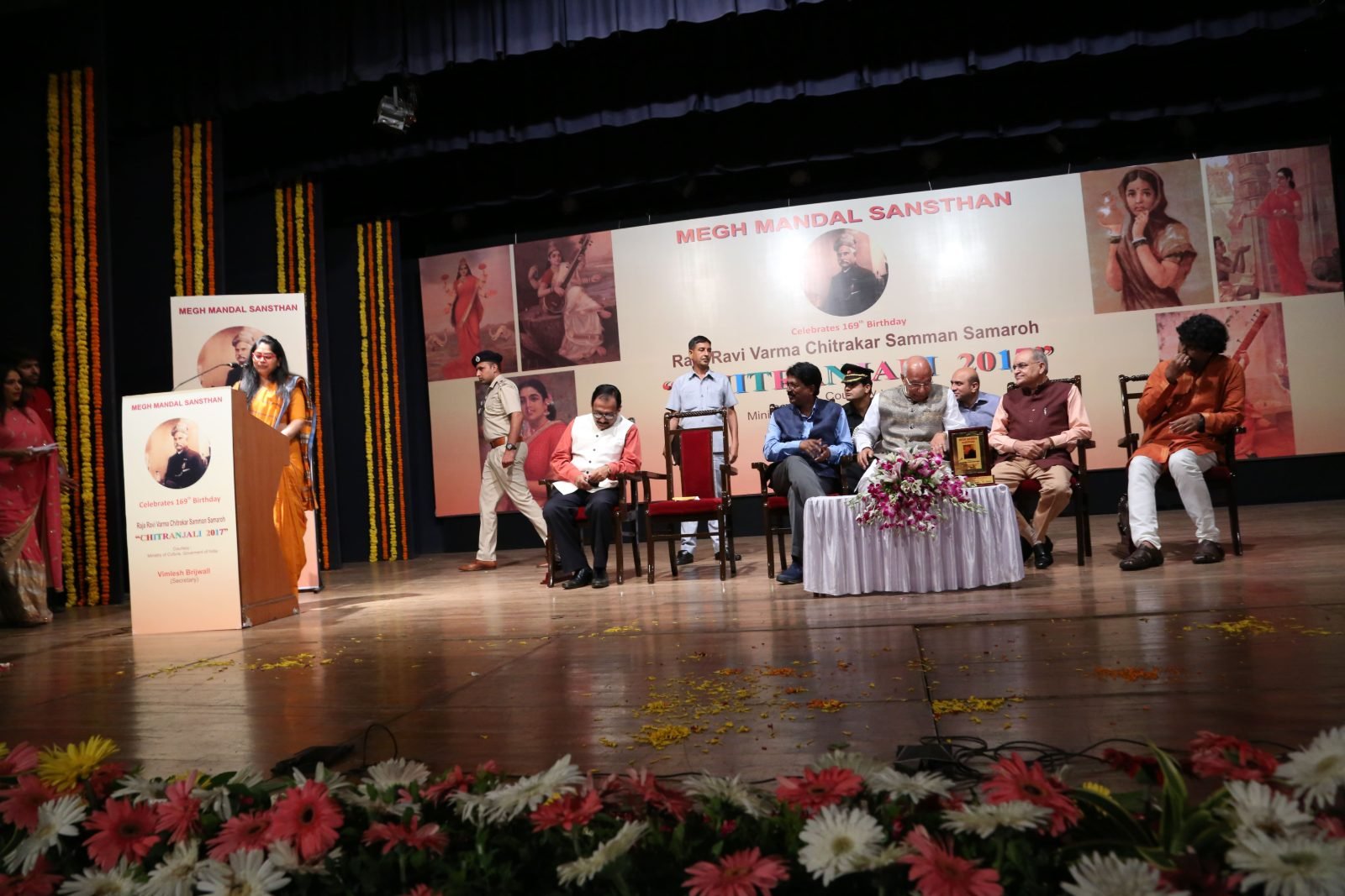 Secretary Vimlesh Brijwall addressing the gathering at Chitranjali 2017